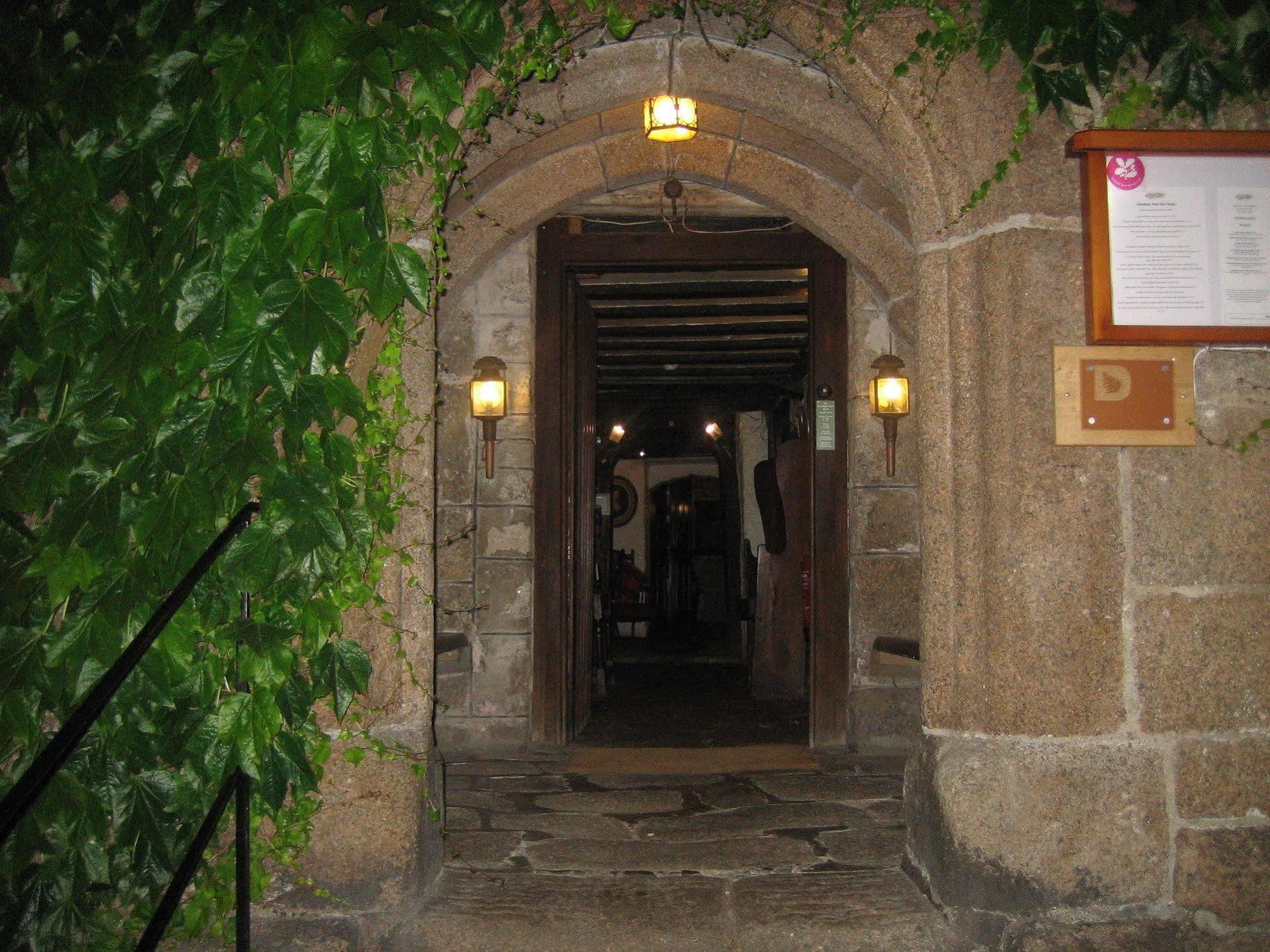 The Oxenham Arms Hotel Devon South Zeal ภายนอก รูปภาพ
